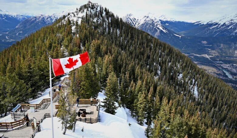 Cơ hội xin Visa định cư Canada cho người Việt