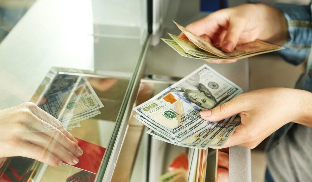 Chuyển tiền định cư Mỹ đối với các khoản phí, lệ phí tại Mỹ cần có chứng minh thông báo của cơ quan lãnh sự Mỹ