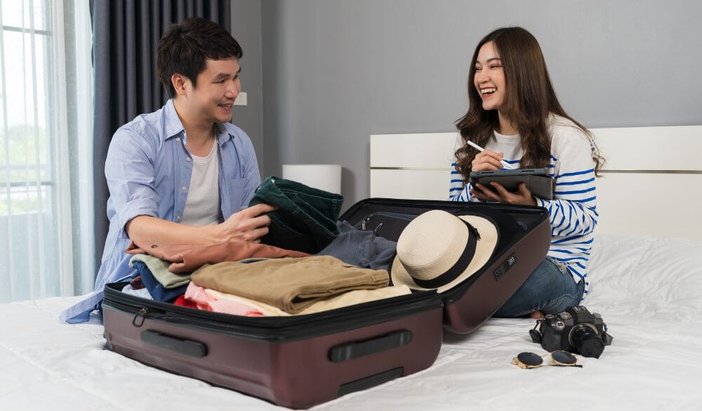 Định cư là việc di chuyển đến quốc gia mới với ý định sẽ cư trú lâu dài tại quốc gia đó