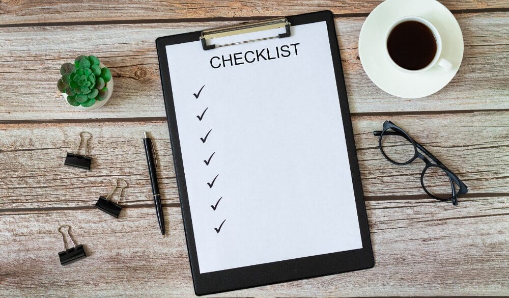 Chuẩn bị hồ sơ đầy đủ là việc cần làm trước khi đến phỏng vấn định cư Mỹ