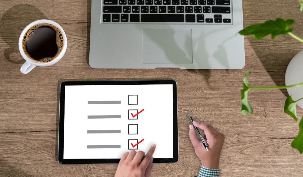 Kiểm tra hồ sơ cần chuẩn bị là bước quan trọng trong quá trình thực hiện thủ tục xin visa Mỹ