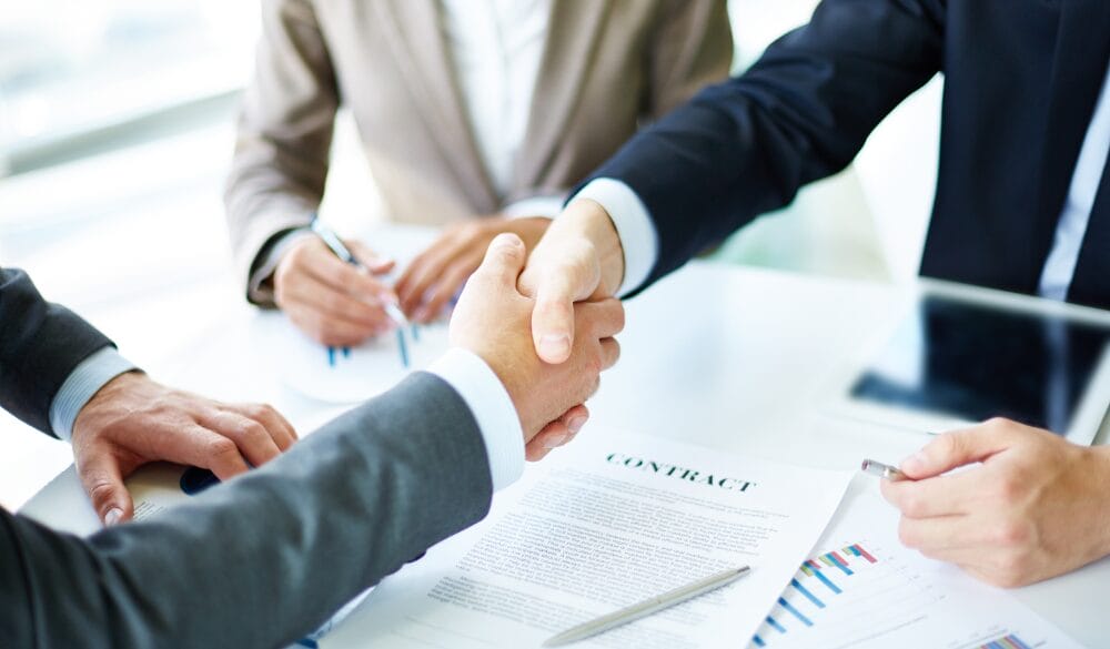 Ưu điểm của Visa 188C là không yêu cầu đạt điểm di trú tối thiểu, không giới hạn tuổi tác và không yêu cầu kinh nghiệm quản lý