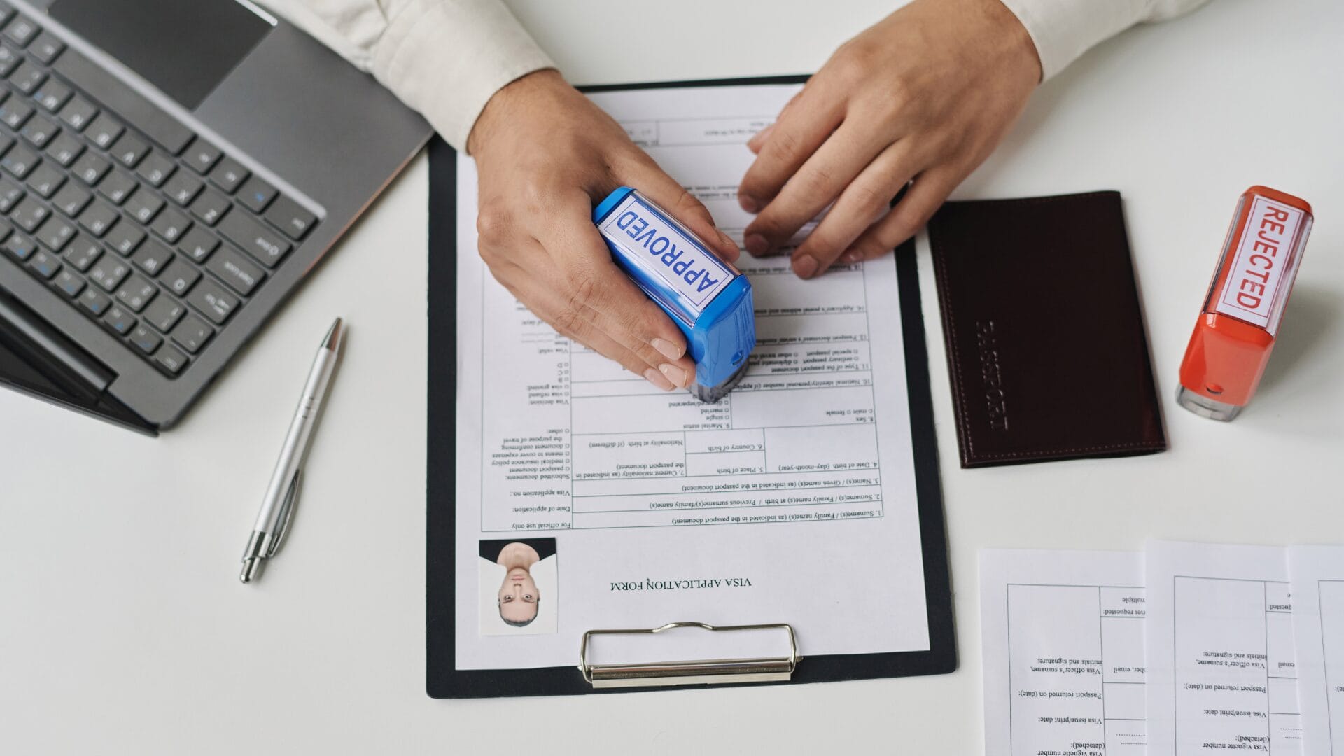 Điều kiện & thủ tục làm giấy phép lao động Work Permit cho người nước ngoài