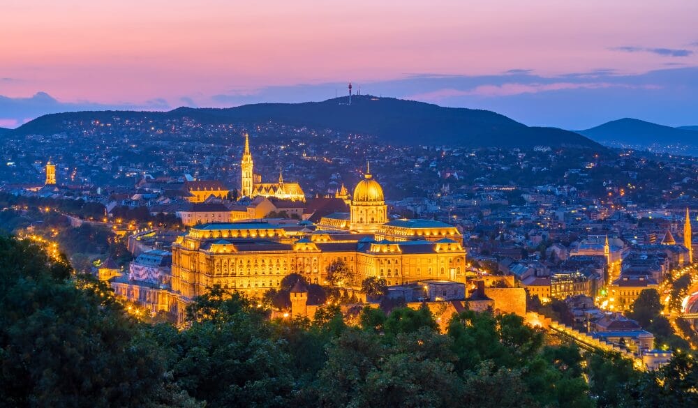 Hungary được đánh giá là một trong những quốc gia dễ nhập quốc tịch nhất 