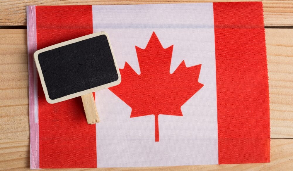 Các cá nhân lựa chọn định cư Canada diện tay nghề đều cần đáp ứng tiêu chuẩn ngôn ngữ Canada CLB tối thiểu theo quy định tùy theo mỗi chương trình 