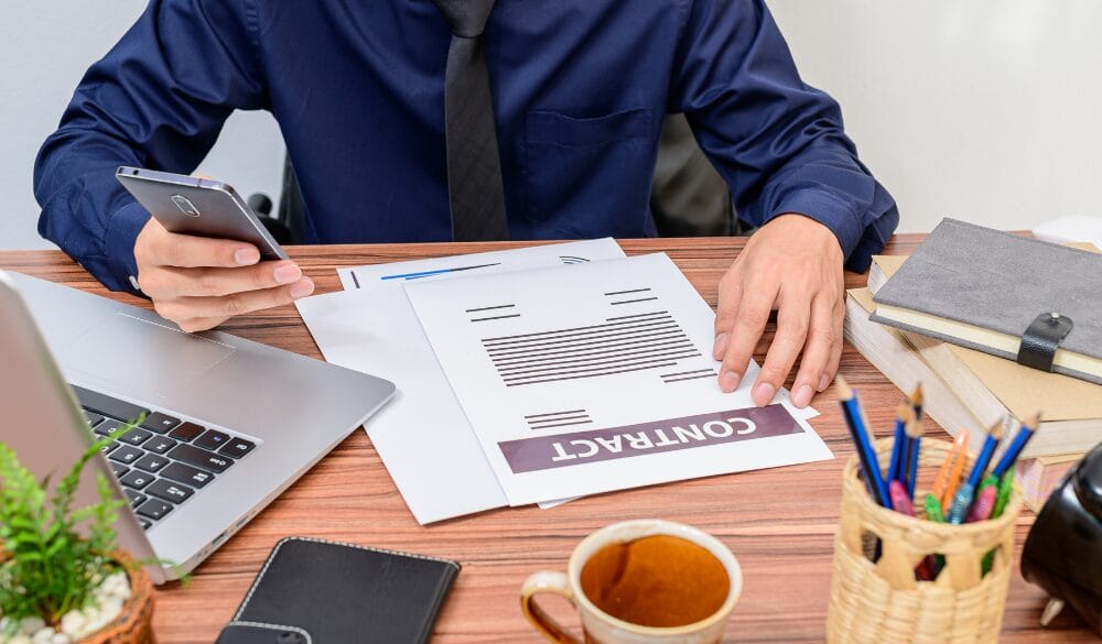 Giấy phép lao động EAD cho phép quý vị làm việc hợp pháp tại Mỹ, nếu quý vị không phải là thường trú nhân Mỹ hoặc sở hữu thị thực không định cư nhưng không có quyền làm việc