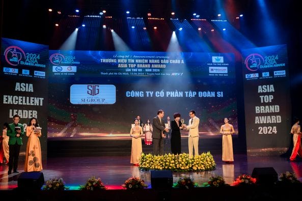 Tập đoàn di trú Việt tự hào với giải thưởng Thương hiệu Tín nhiệm hàng đầu Châu Á
