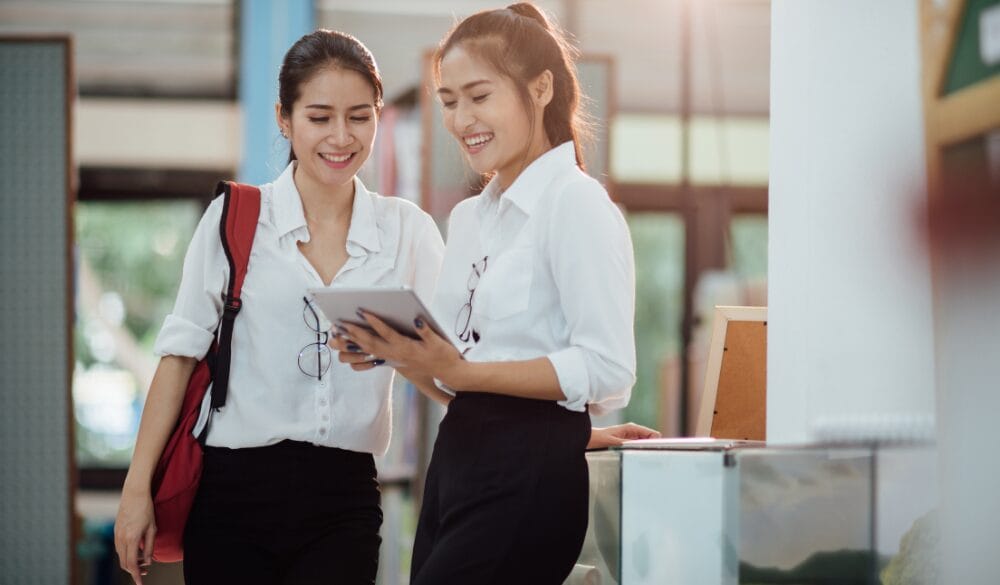 Chương trình CEC yêu cầu ứng viên phải có tối thiểu 12 tháng kinh nghiệm làm việc trong vòng 36 tháng trước khi nộp hồ sơ