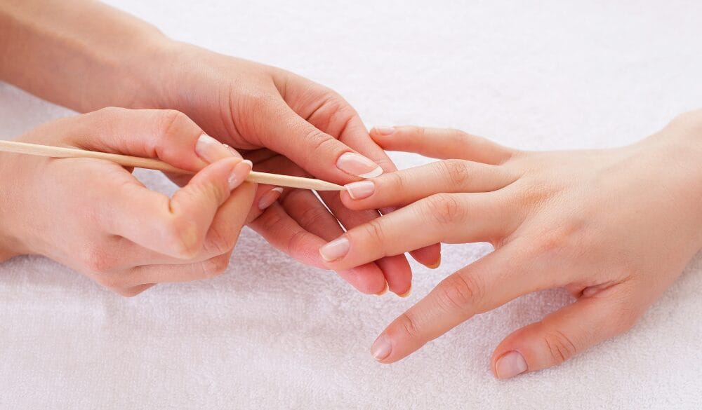 Ước tính từ năm 2022-2031, cần đến 21,200 việc làm nghề Nail