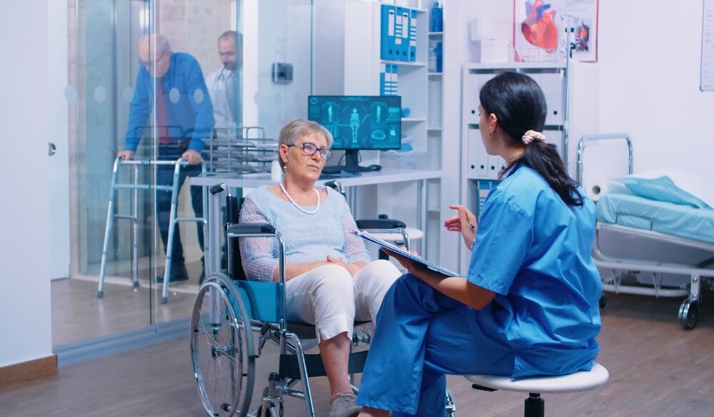 Điều dưỡng ở Úc có thể làm việc tại các bệnh viện công, tư, trường học, cơ sở chăm sóc người già, v.v.