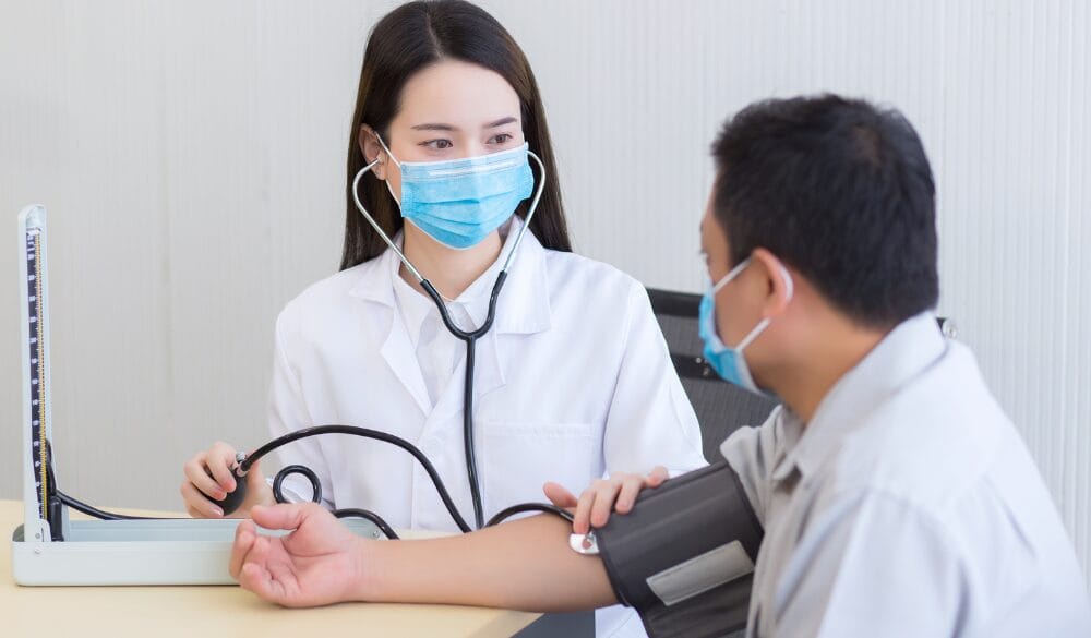 Yêu cầu khám sức khỏe xin visa Úc là để sàng lọc các bệnh truyền nhiễm nhằm ngăn ngừa rủi ro sức khỏe cộng đồng 