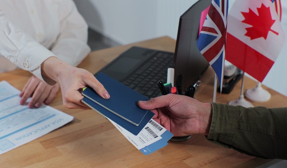 Phỏng vấn visa Canada thường xảy ra khi ứng viên cung cấp thiếu thông tin hoặc thông tin gây hiểu lầm cần được làm rõ