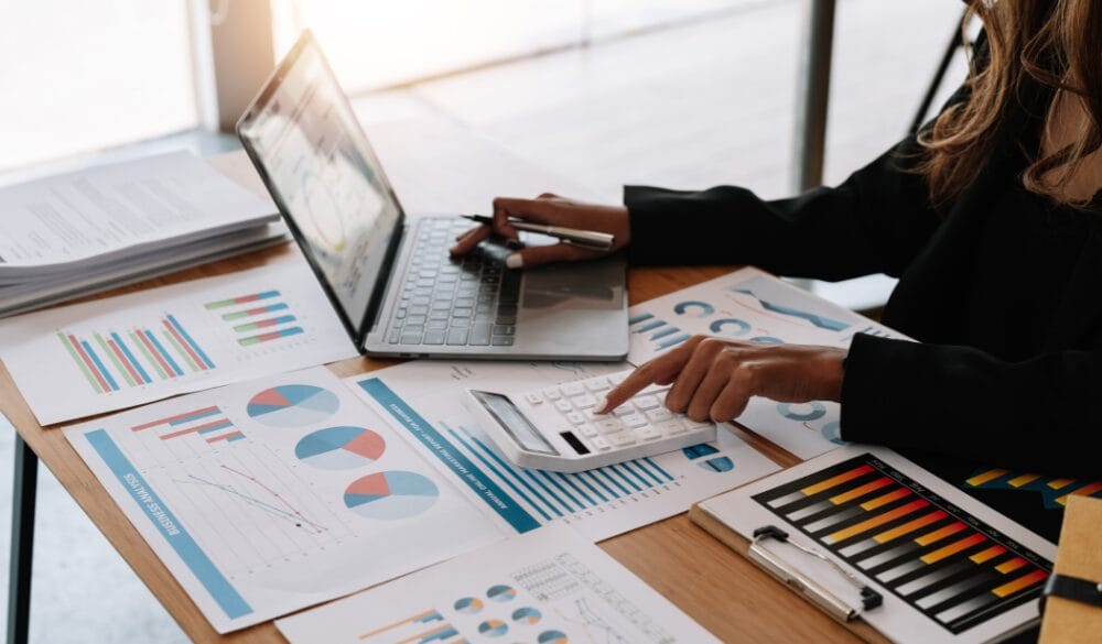 Những thay đổi về giới hạn đóng góp CRA năm 2025