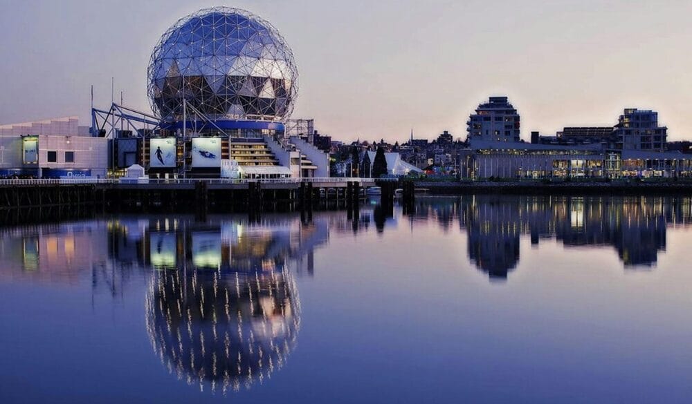 British Columbia là tỉnh bang xinh đẹp của Canada, nổi tiếng phát triển ngành dịch vụ du lịch và công nghệ thông tin 