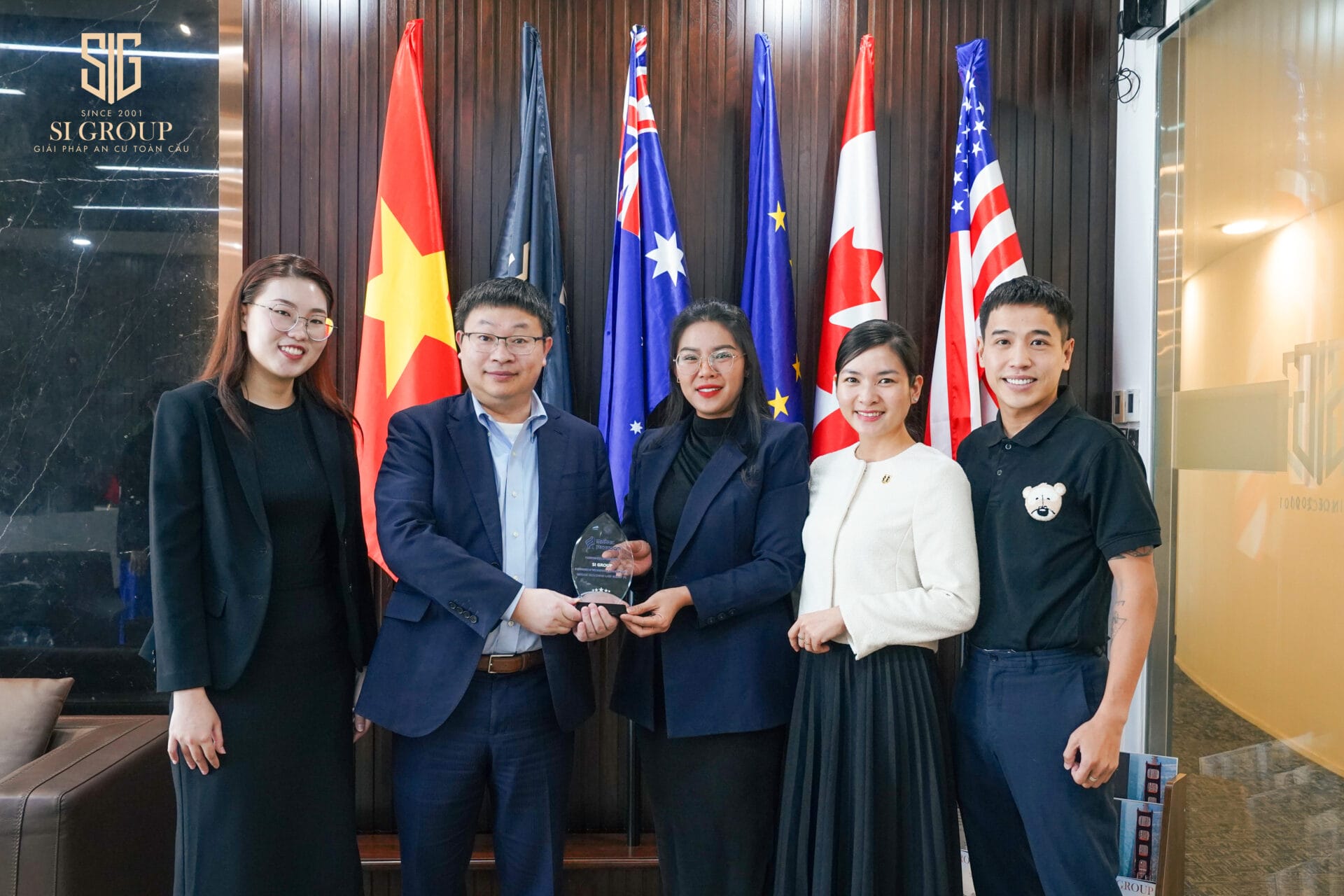 Luật sư di trú Mỹ Kelvin Luo đến thăm Văn phòng SI Group HCM & chia sẻ chính sách định cư Mỹ 2025