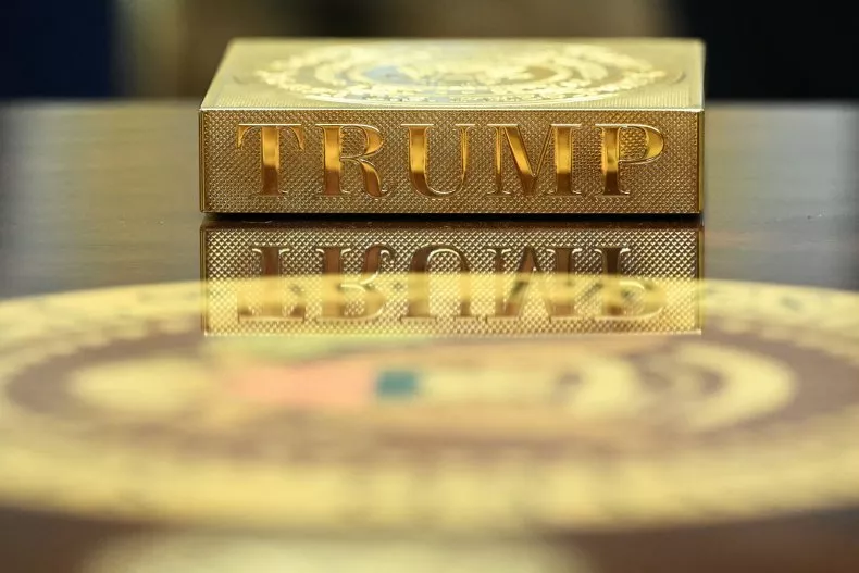 Thẻ Vàng 5 triệu USD – Gold Card Visa sẽ được đổi tên thành Trump Card