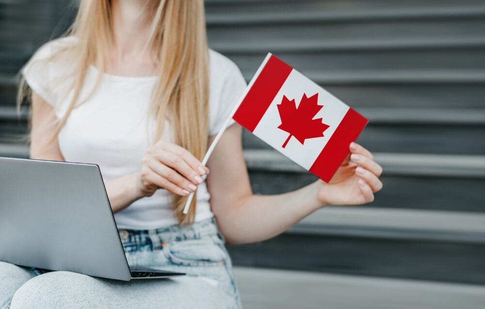 Định cư Canada diện Express Entry 2025: Bí quyết tăng điểm CRS, sớm được cấp thường trú