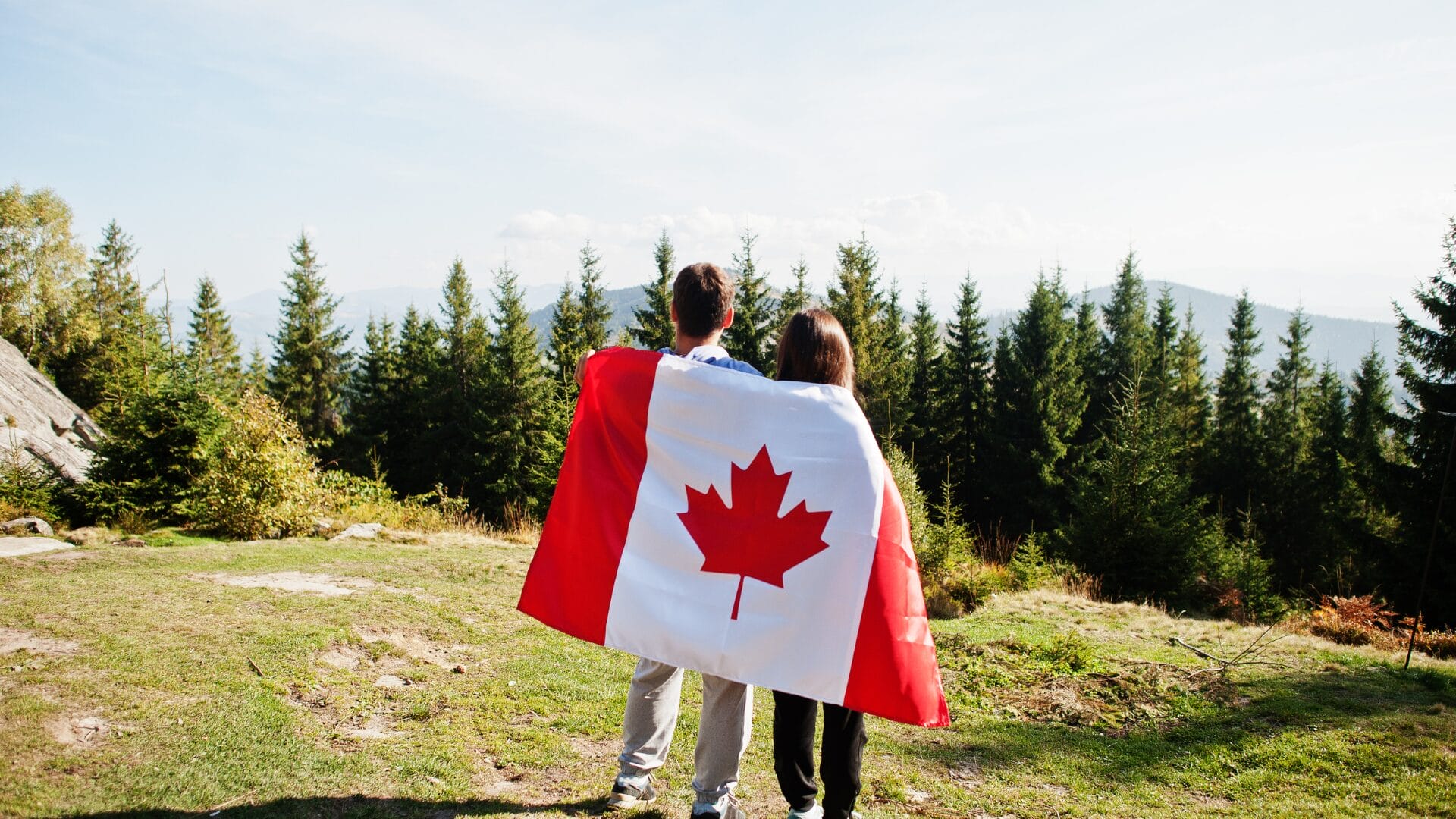 Quebec thay đổi chính sách di trú: Sửa đổi diện tay nghề, tạm ngưng bảo lãnh gia đình