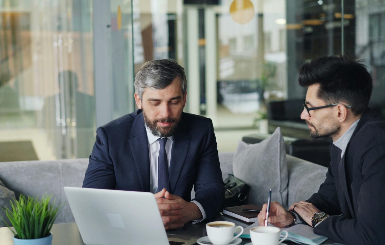 AIP vs. BIV: Lựa chọn nào phù hợp cho nhà đầu tư định cư New Zealand?