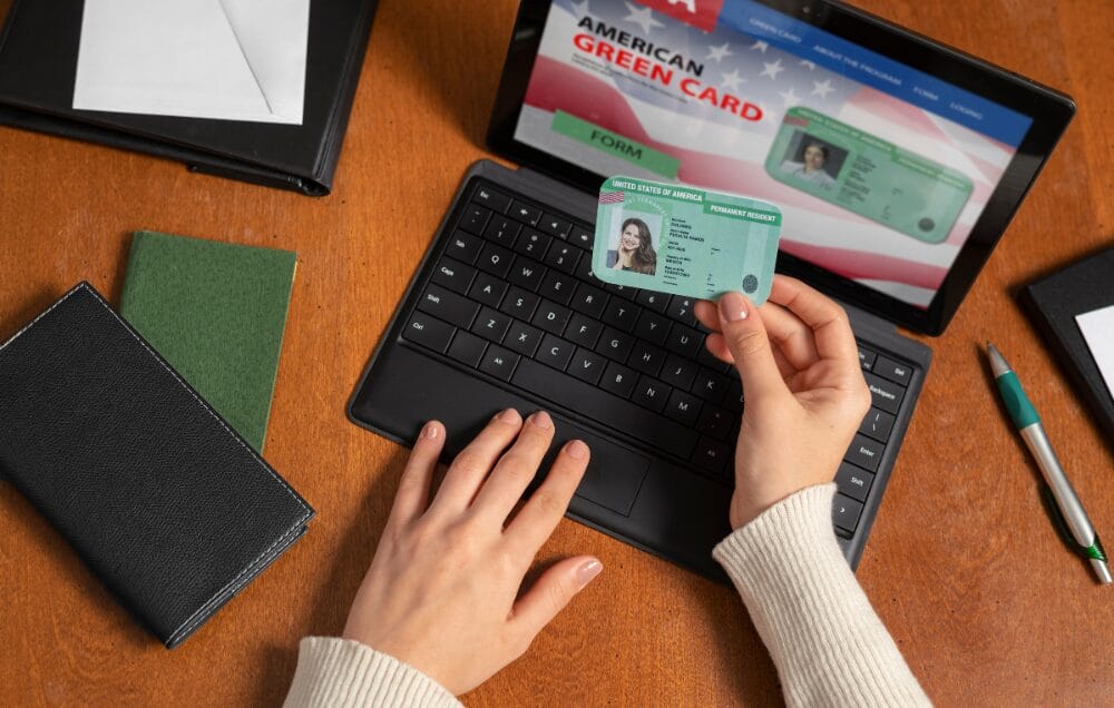 USCIS ban hành quy chuẩn sử dụng ảnh mới cho hồ sơ định cư Mỹ 