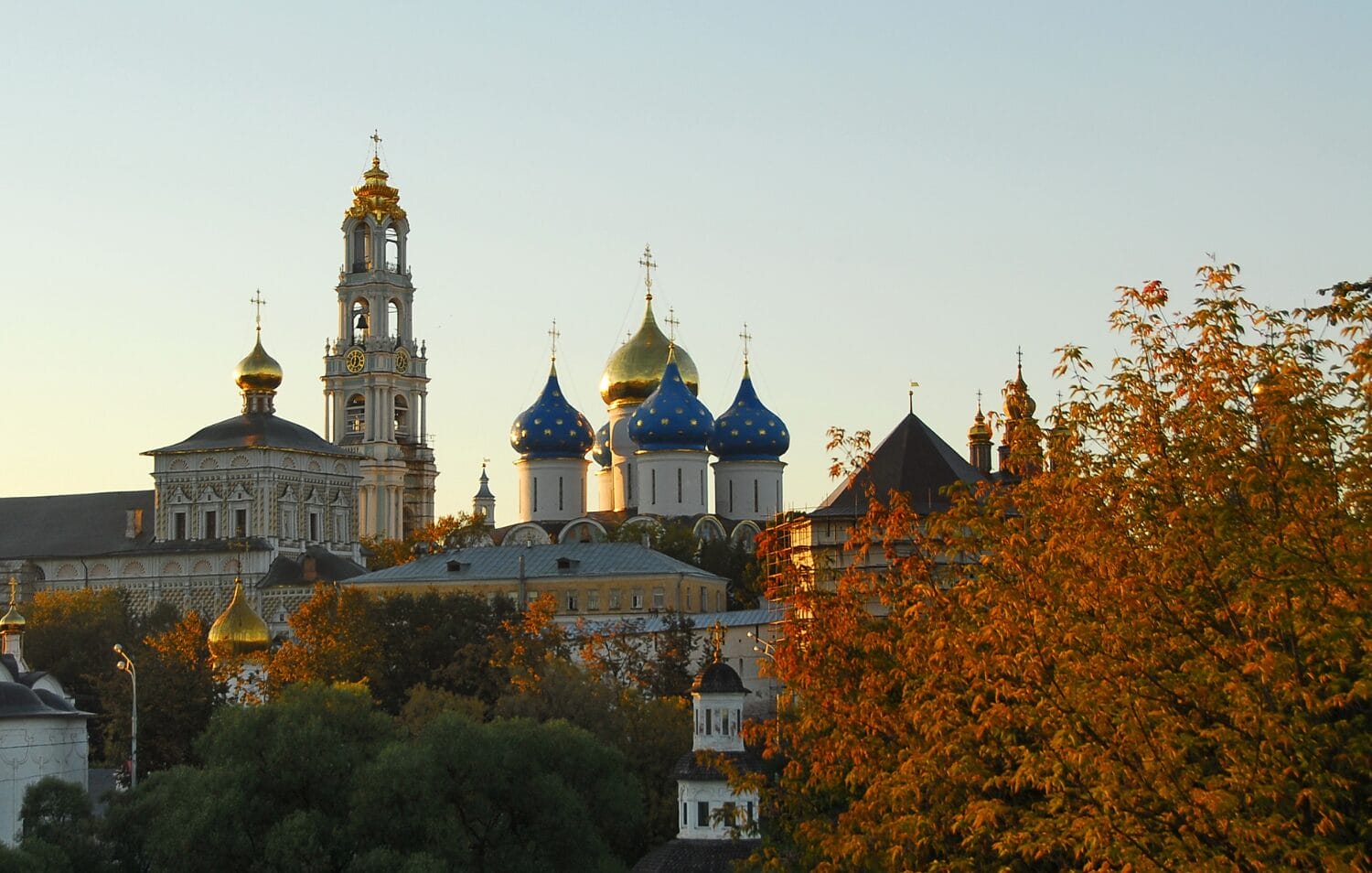 Lộ trình xin quốc tịch bắt đầu sau 5 năm cư trú hợp pháp tại Nga.