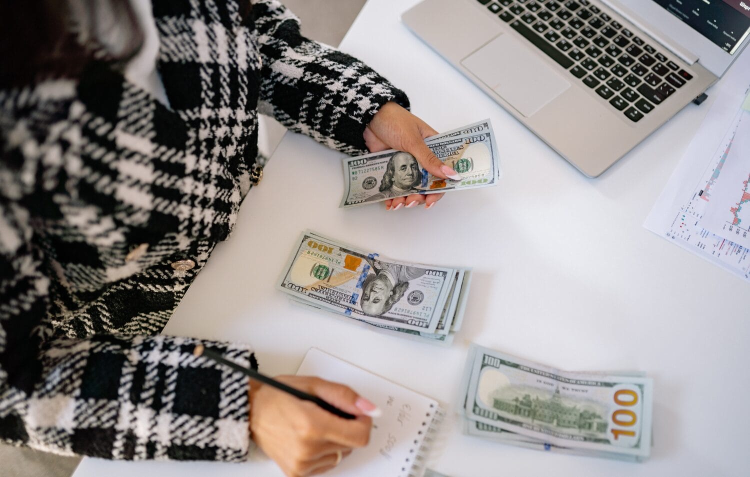 Bộ Lao động Hoa Kỳ đề xuất cải cách lớn về mức lương H-1B: Quy định mới về mức lương phổ biến sẽ tác động như thế nào đến doanh nghiệp?