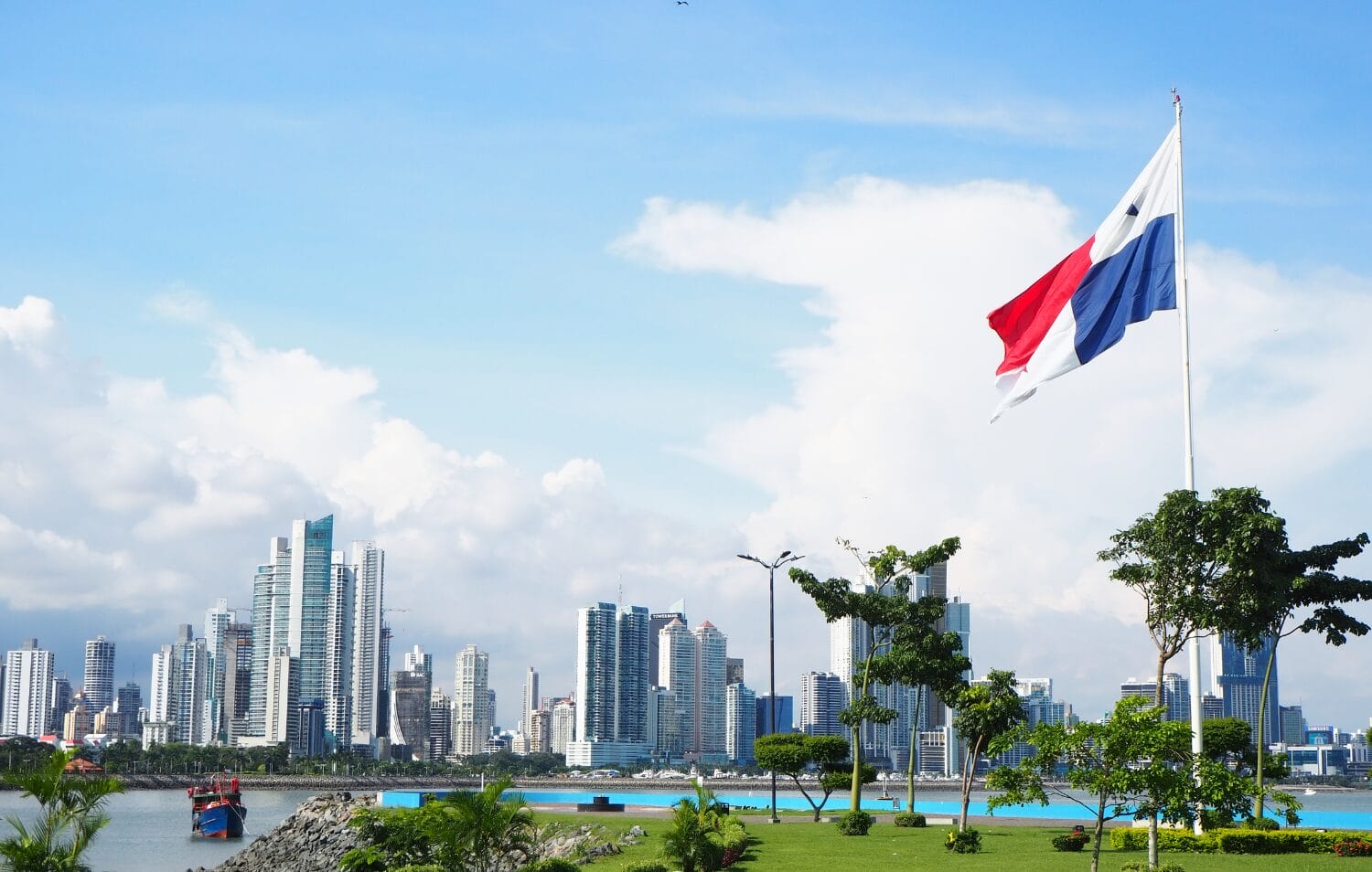 Panama - Quốc gia Trung Mỹ hoàn toàn miễn thuế cho các nguồn thu nhập phát sinh từ nước ngoài.